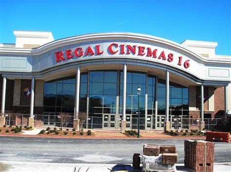 74 reviews of Regal Streets of Indian Lake "Love this place. The auditoriums are clean. The chairs are the most comfortable in town. The clientele is respectful to everyone else in the theater. Parking isn't too convenient. They have a party spot for kid's birthdays. My only complaint is that unlike other Regals, their ticket pick-up machines are in the ticket lobby …